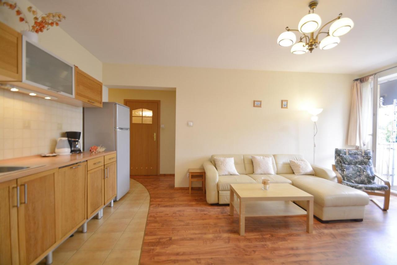 Świnoujście Apartamenty Bryza - Apartament Przylesie 14B Dla 6 Osob, Parking מראה חיצוני תמונה