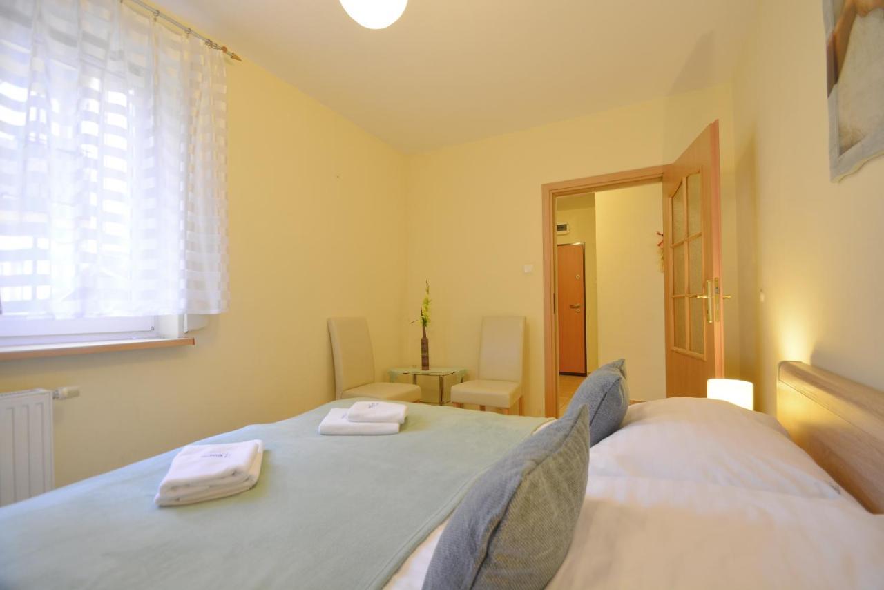 Świnoujście Apartamenty Bryza - Apartament Przylesie 14B Dla 6 Osob, Parking מראה חיצוני תמונה