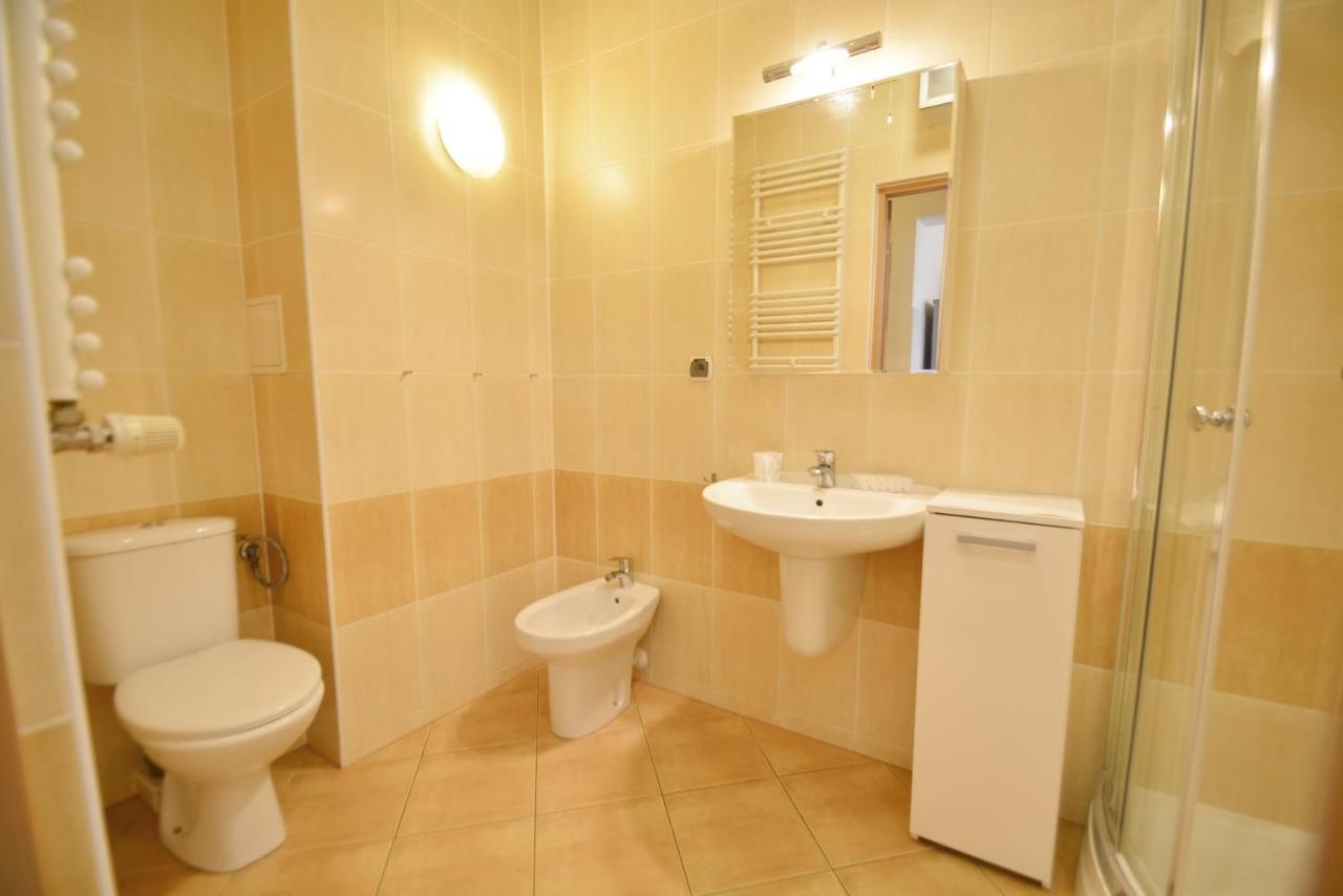 Świnoujście Apartamenty Bryza - Apartament Przylesie 14B Dla 6 Osob, Parking מראה חיצוני תמונה