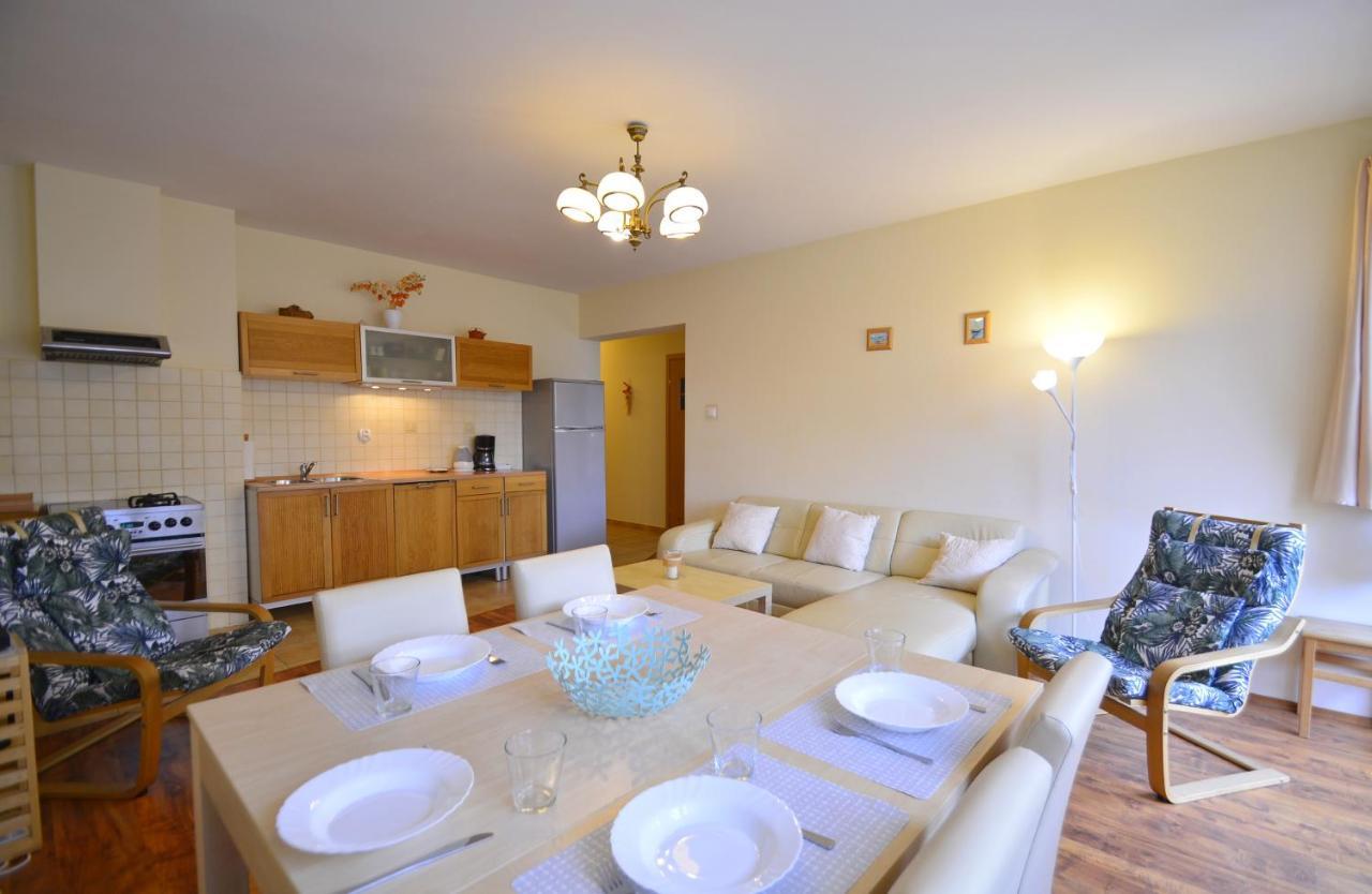 Świnoujście Apartamenty Bryza - Apartament Przylesie 14B Dla 6 Osob, Parking מראה חיצוני תמונה